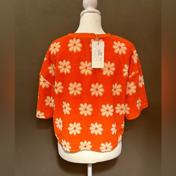 Short sleeve terry cloth top, front pocket, NWT, size small - Picture 2 of 3